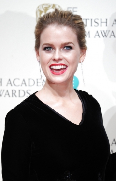 Alice Eve - N