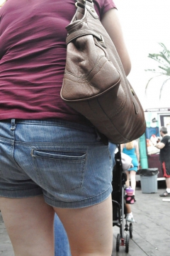 Chubby MILF At Food Truck Wars - N