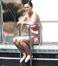 Katy Perry Sexy Bikini Sydney Harbour - N