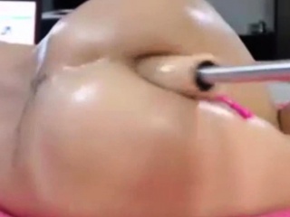 Fucking machine fucks tight asshole on Kakaducams