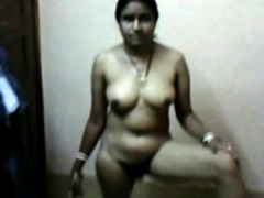 desi-bhabi-showing-her-nude-and-bj