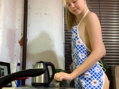ukrainian-teen-whore-marice-play-in-kitchen