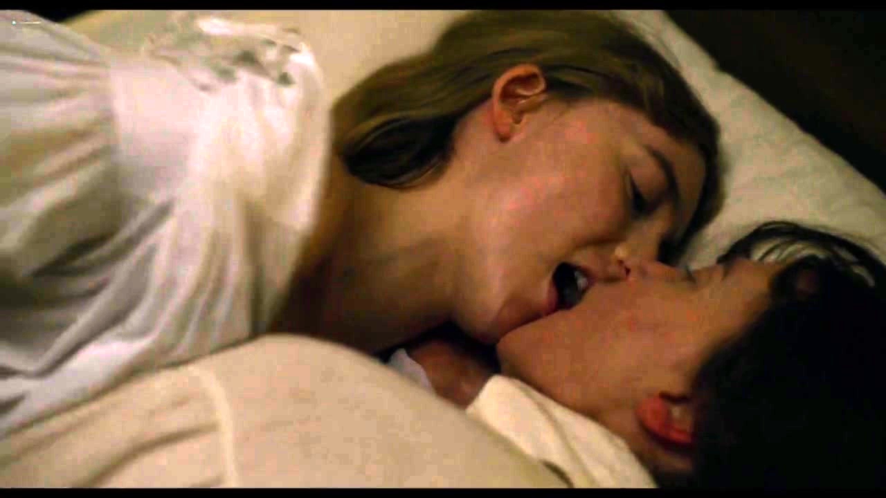 Saoirse Ronan And Kate Winslet In Various Lesbian Sex Scenes At Drtuber 4918