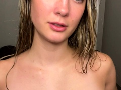hot-brunette-from-squirt-masturbating-on-webcam