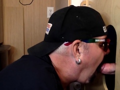 gloryhole-blowjob-gaydaddy-barebacked