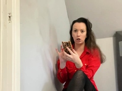 SPH femdom amateur laughs on smalldicks